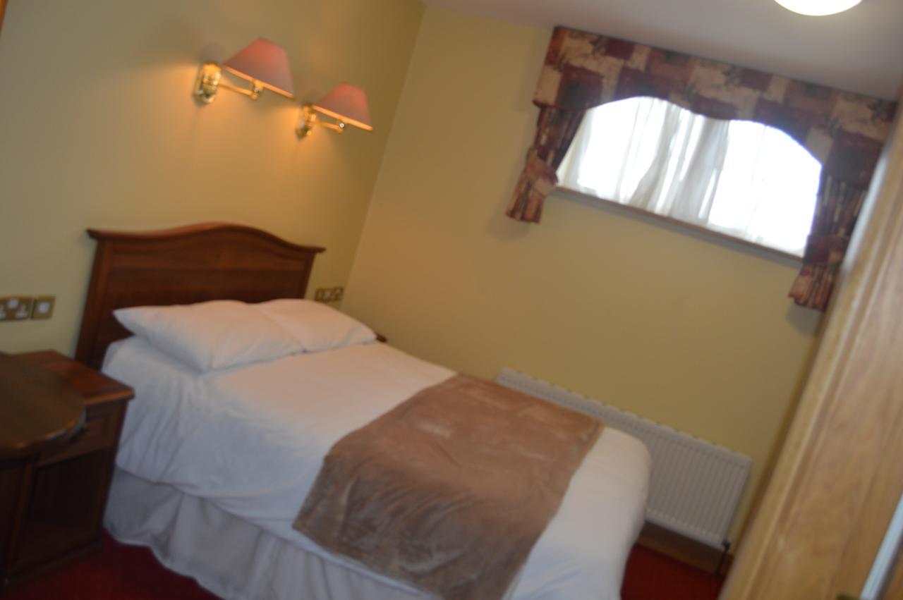 The Anglers Rest Hotel Headford 외부 사진