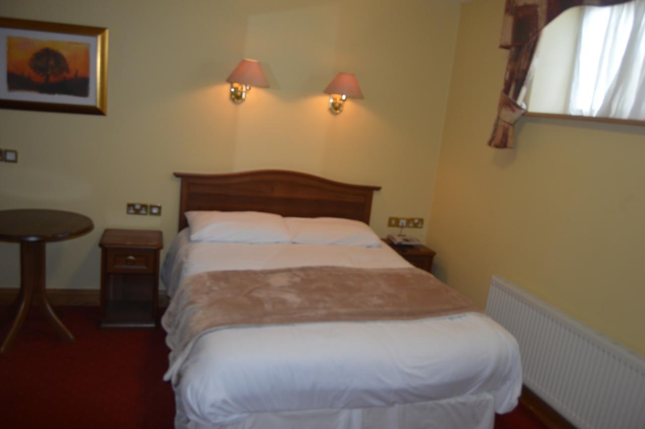 The Anglers Rest Hotel Headford 외부 사진